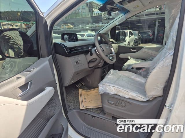 Hyundai Staria лимузин, 2024 13