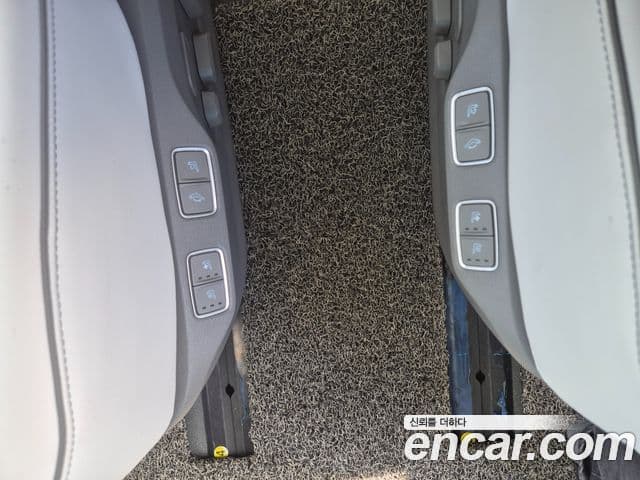 Hyundai Staria лимузин, 2024 17