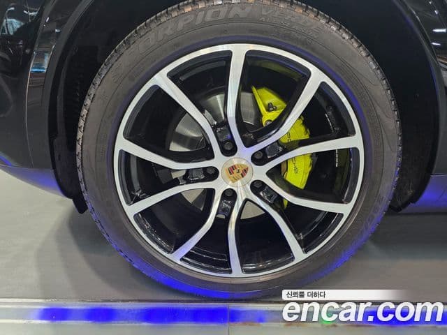 Porsche Cayenne (PO536) 3.0 E-гибрид Platinum Edition, 2023 все фото