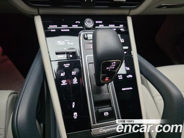 Porsche Cayenne (PO536) 3.0 E-гибрид Platinum Edition, 2023 9