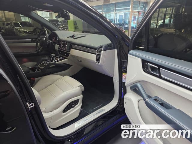 Porsche Cayenne (PO536) 3.0 E-гибрид Platinum Edition, 2023 18