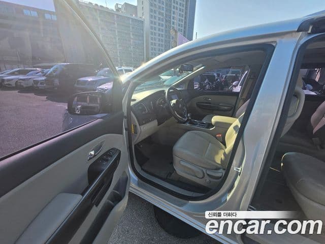 Kia The / новый New Carnival Luxury, 2020 10