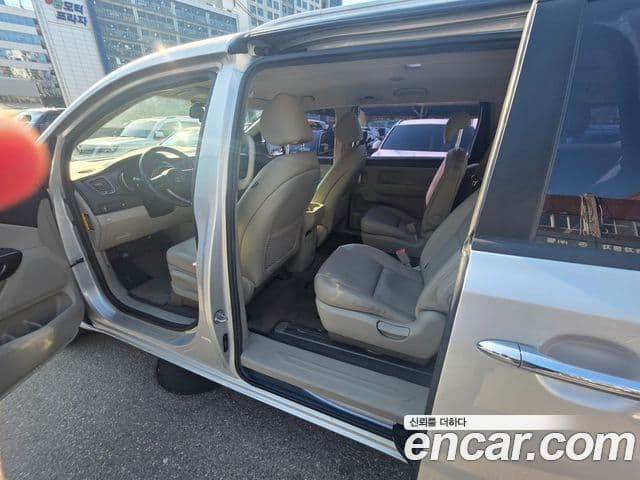 Kia The / новый New Carnival Luxury, 2020 11