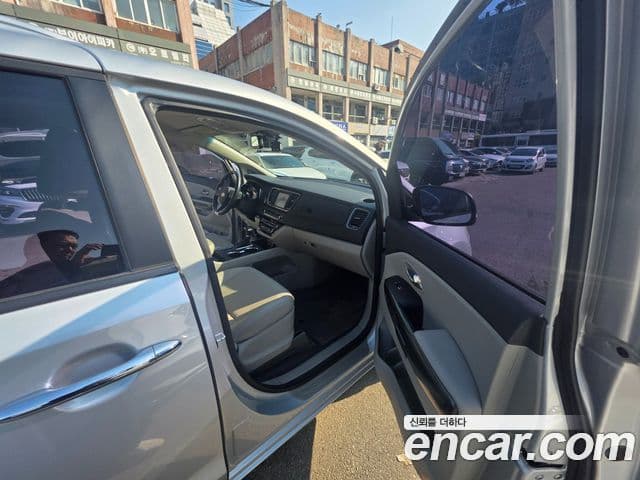 Kia The / новый New Carnival Luxury, 2020 12