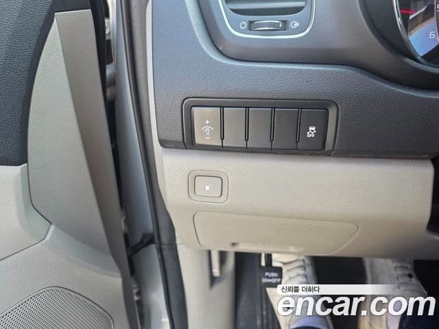 Kia The / новый New Carnival Luxury, 2020 18