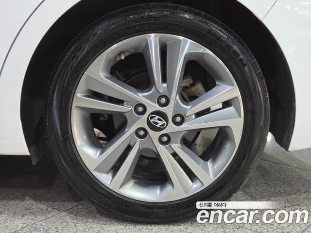 Hyundai Avante AD 1.6 GDI Value Plus, 2018 20