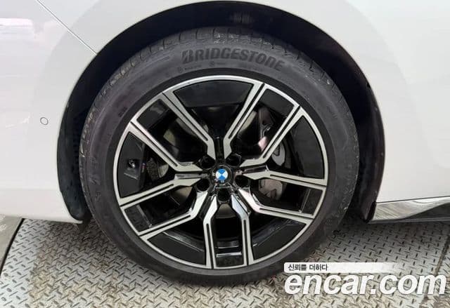 BMW 7시리즈 (G70) 740i sDrive M Sport, 2023 все фото