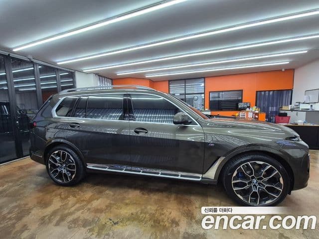BMW X7 (G07) xDrive 40i M Sport 7인승, 2025 3