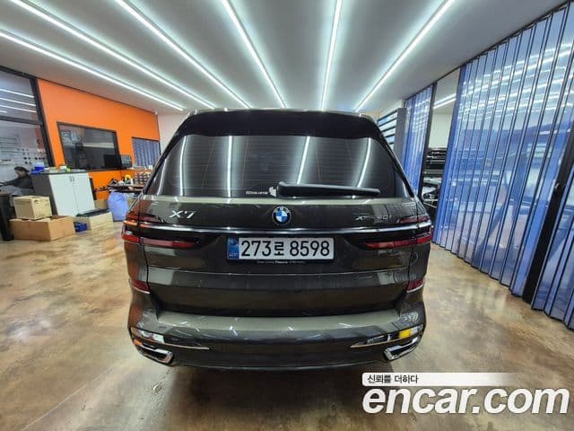 BMW X7 (G07) xDrive 40i M Sport 7인승, 2025 4