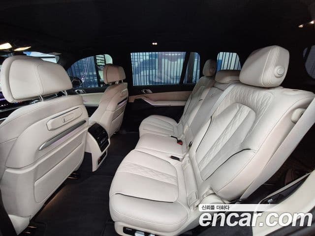 BMW X7 (G07) xDrive 40i M Sport 7인승, 2025 10