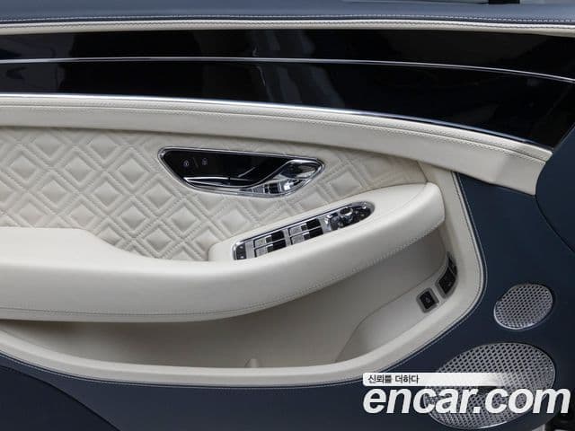 Bentley Continental GT 3세대 4.0 GT Azure, 2023 13