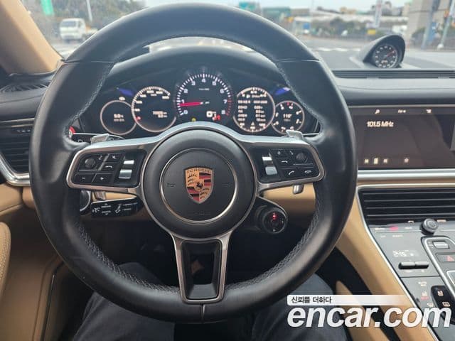 Porsche Panamera (971), 2018 12