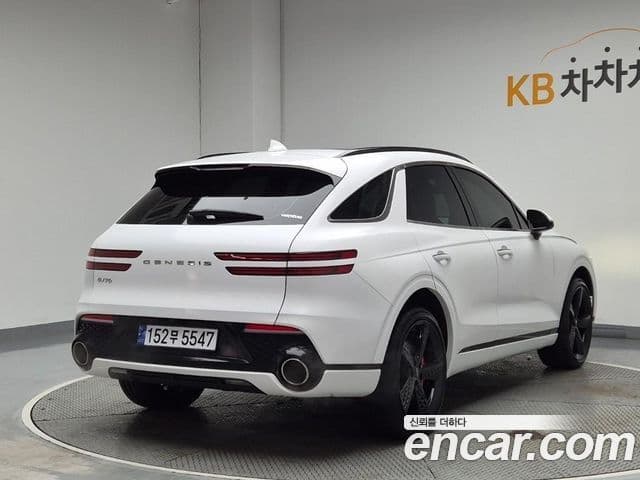 Genesis GV70, 2022 3