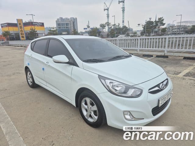 Hyundai Accent(новый кузов / новое поколение) Premier, 2012 1