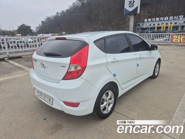 Hyundai Accent(новый кузов / новое поколение) Premier, 2012 4