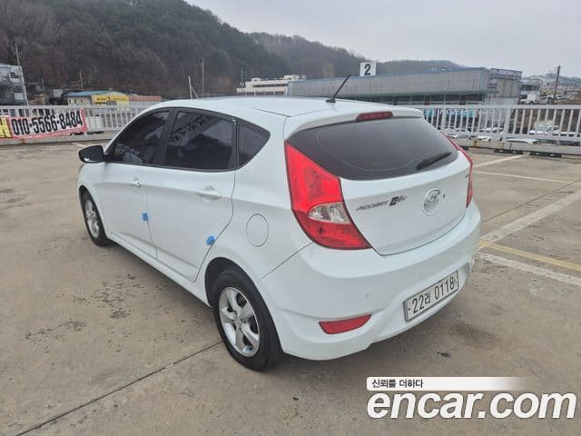 Hyundai Accent(новый кузов / новое поколение) Premier, 2012 6