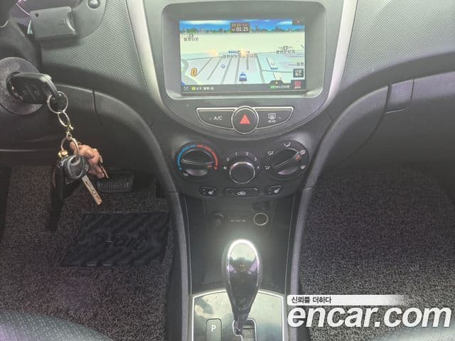 Hyundai Accent(новый кузов / новое поколение) Premier, 2012 11