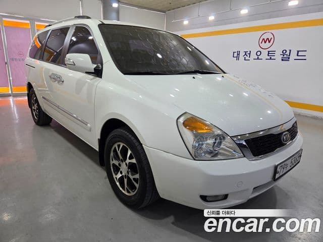 Kia Carnival R топовая версия, 2012 3