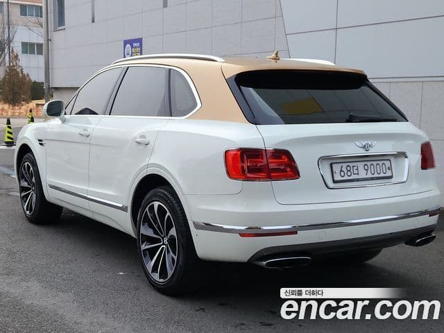 Bentley Bentayga, 2017 4