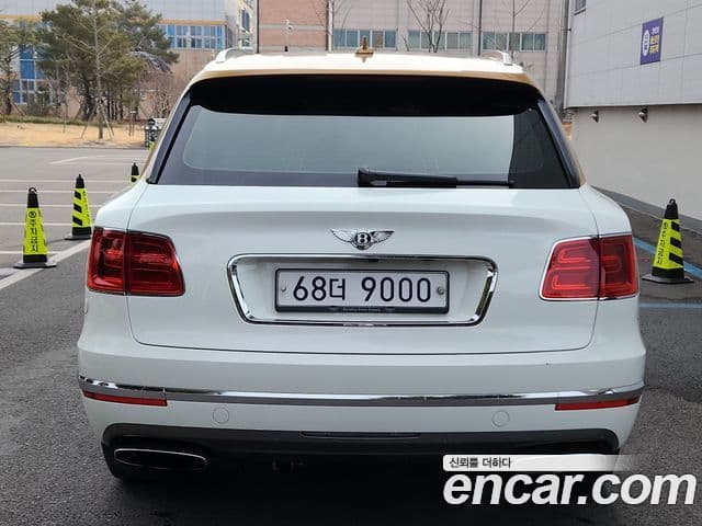 Bentley Bentayga, 2017 6