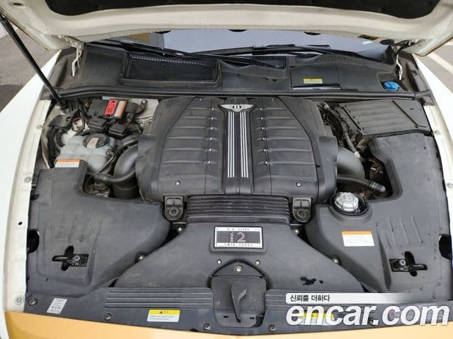 Bentley Bentayga, 2017 8