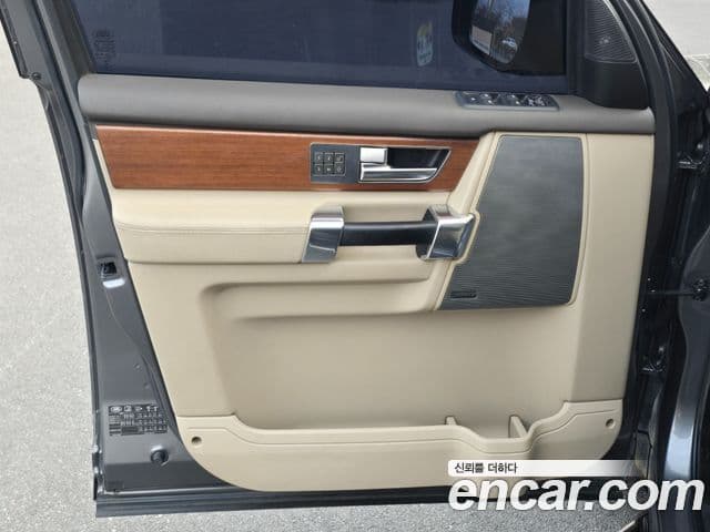 Land Rover Discovery 4 3.0 SDV6 SE, 2016 10