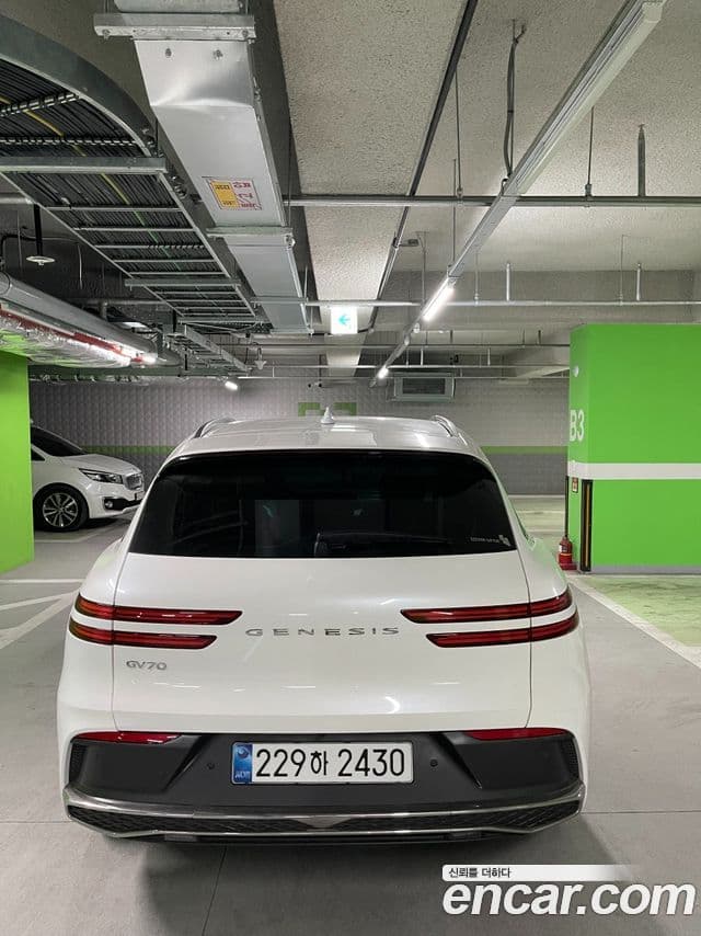 Genesis GV70, 2025 6