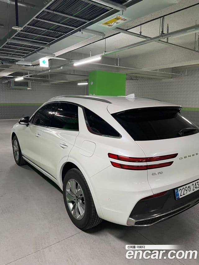 Genesis GV70, 2025 7
