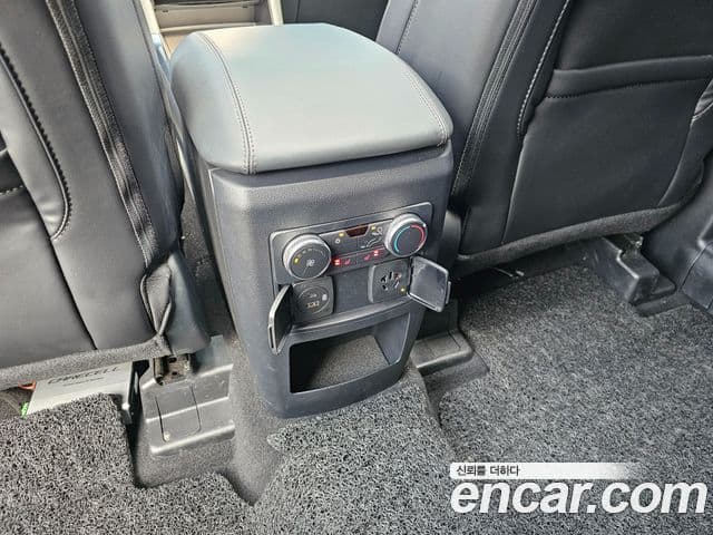 Ford Explorer 6세대 3.0 Platinum 4WD, 2021 16