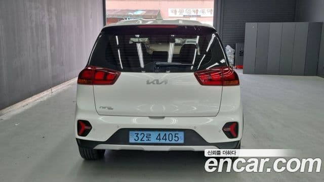 Kia Niro Plus Light (таксомоторный тип), 2024 3