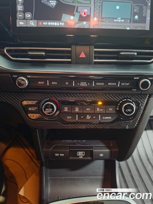 Kia Niro Plus Light (таксомоторный тип), 2024 9