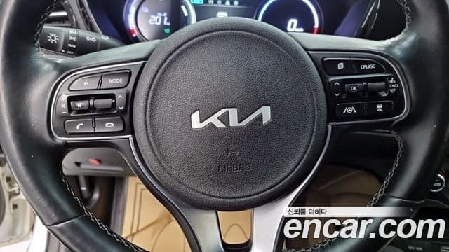Kia Niro Plus Light (таксомоторный тип), 2024 10