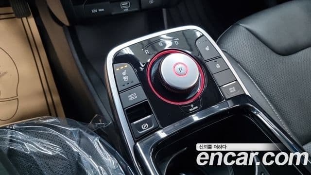 Kia Niro Plus Light (таксомоторный тип), 2024 14