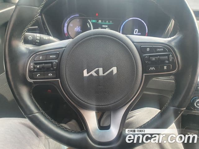 Kia Niro Plus Light (таксомоторный тип), 2024 18
