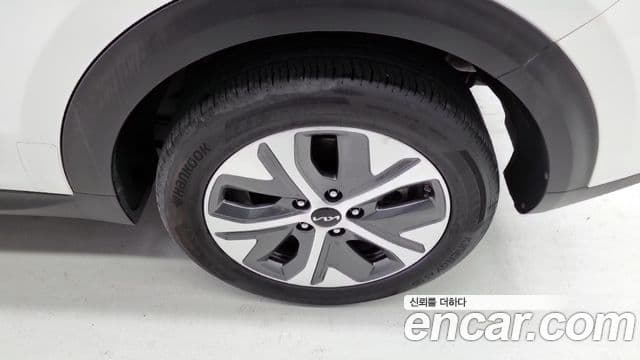 Kia Niro Plus Light (таксомоторный тип), 2024 19