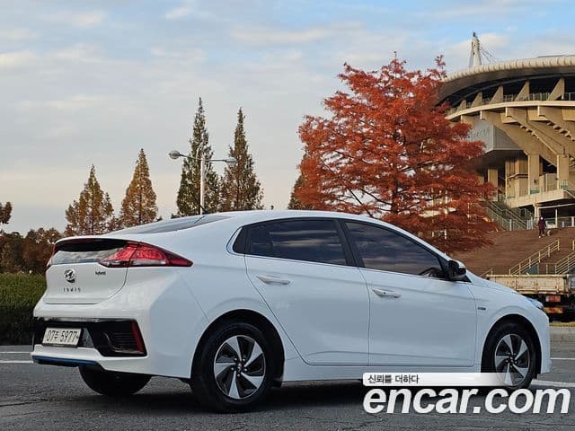 Hyundai Ioniq гибрид, 2019 4