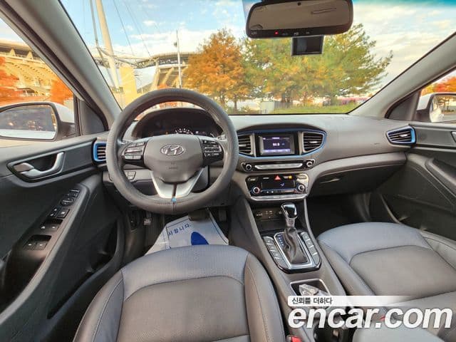 Hyundai Ioniq гибрид, 2019 9