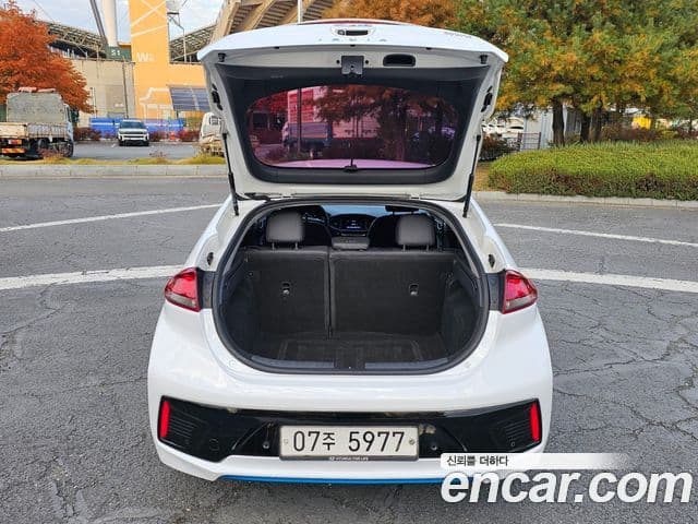 Hyundai Ioniq гибрид, 2019 18