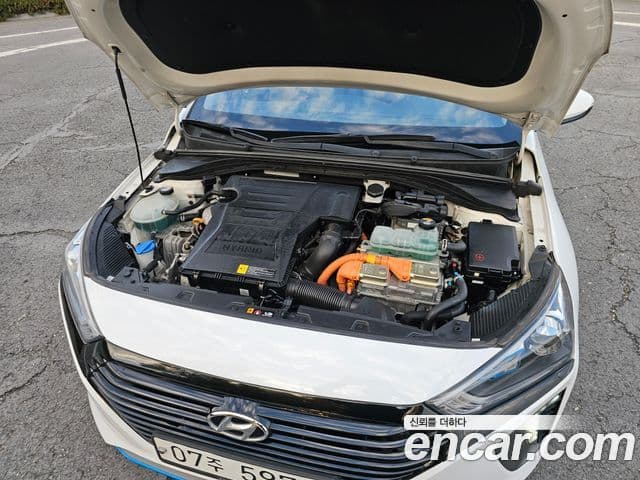 Hyundai Ioniq гибрид, 2019 19