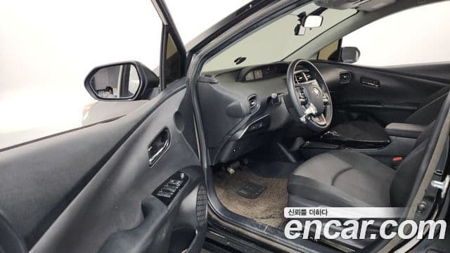 Toyota 프리우스 4세대, 2019 10