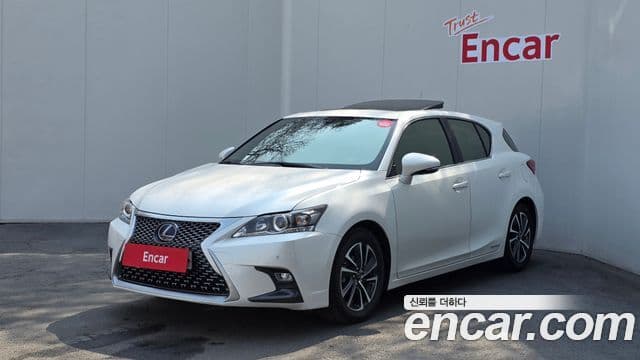 Lexus CT200h ZWA10, 2019 1