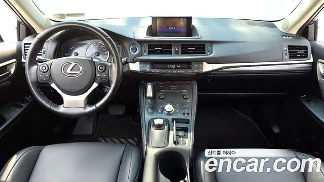 Lexus CT200h ZWA10, 2019 7