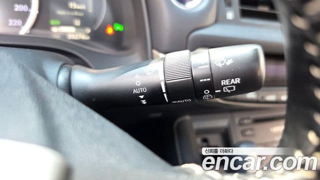 Lexus CT200h ZWA10, 2019 18