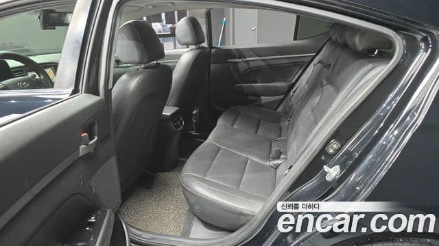 Hyundai Avante AD Premium, 2018 13