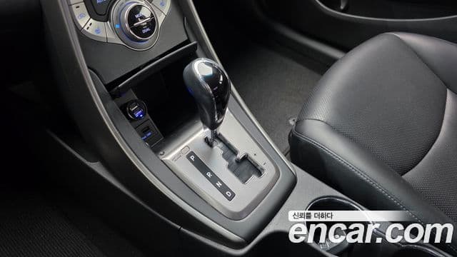 Hyundai Avante MD M16 GDI Avenue, 2013 9