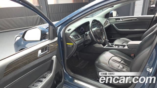 Hyundai LF Sonata Premium, 2015 10