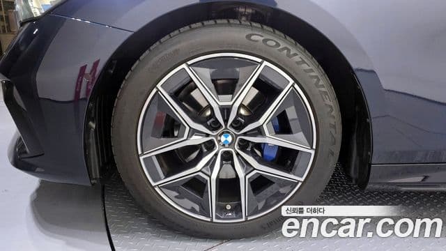 BMW 5시리즈 (G60) 520i M Sport, 2024 все фото