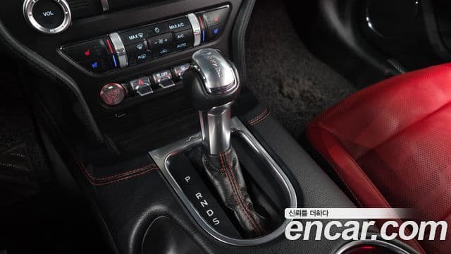 Ford Mustang GT кабриолет, 2020 9