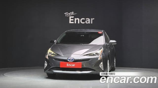 Toyota 프리우스 4세대 1.8 E, 2017 3