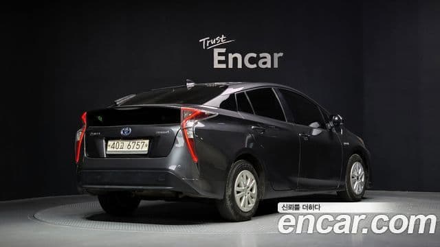 Toyota 프리우스 4세대 1.8 E, 2017 4